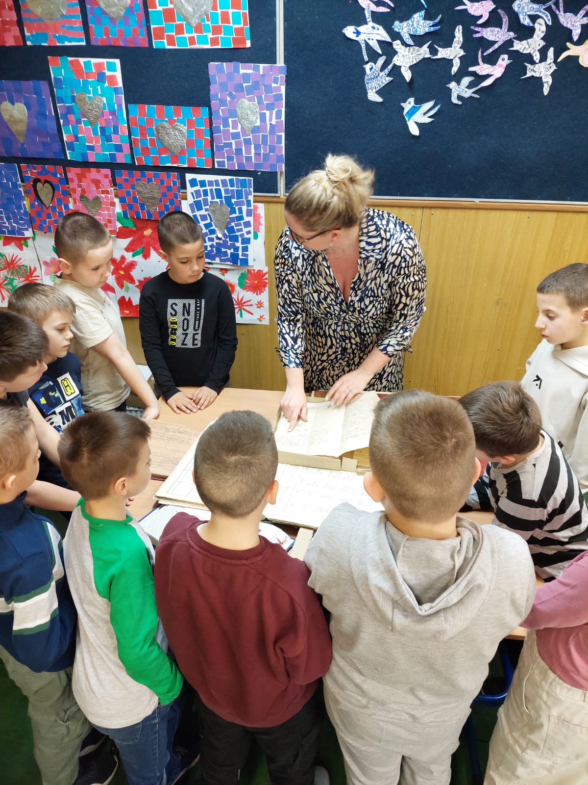 Radionica „Vinkovci kroz stare razglednice“ u Osnovnoj školi Bartola Kašića Vinkovci