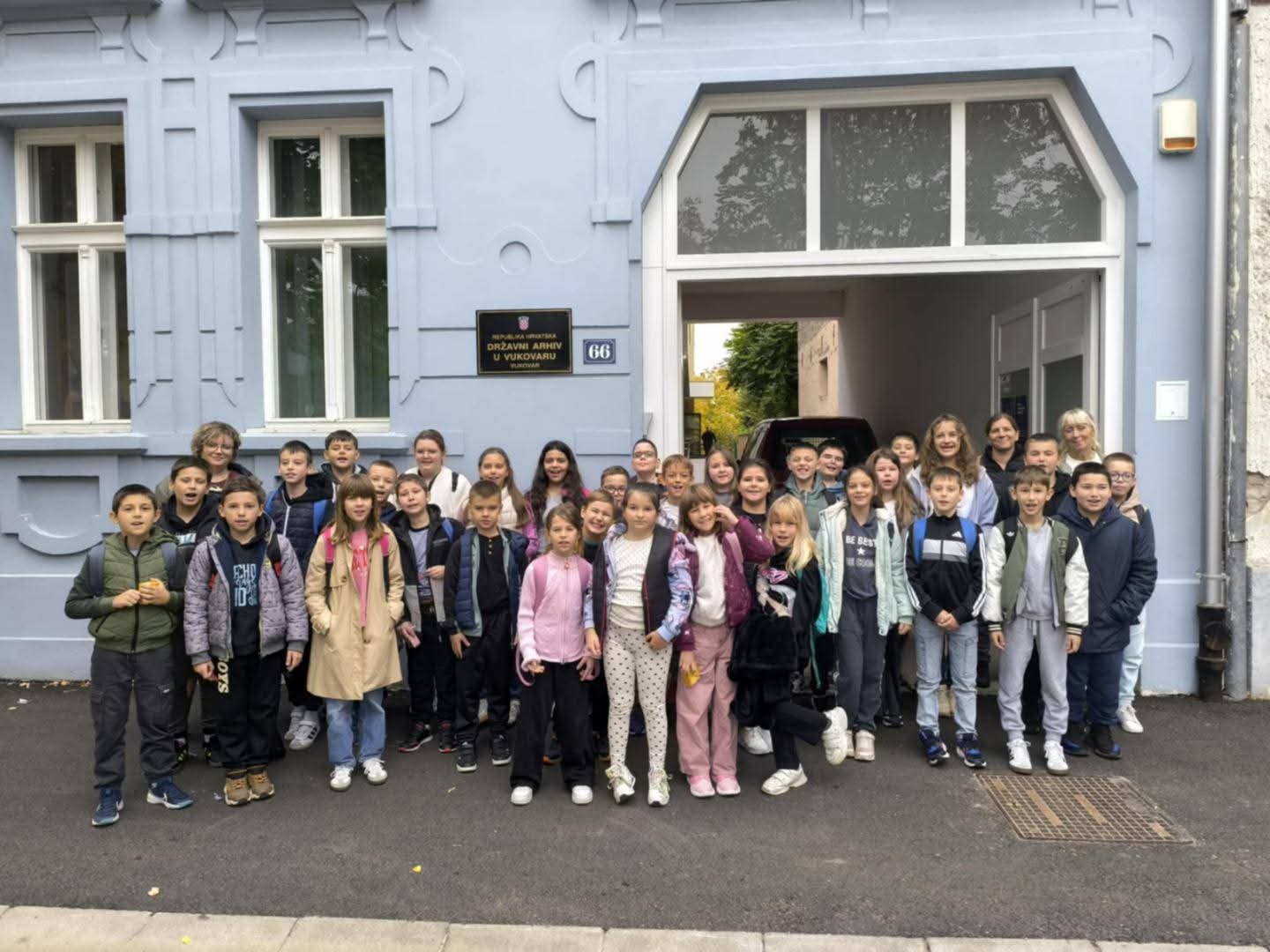 Posjet učenika OŠ Siniše Glavaševića Državnom arhivu u Vukovaru
